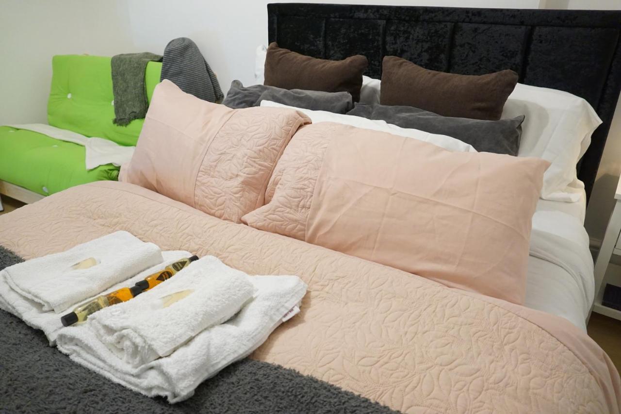 3 Bed 2 Bath Apartamento *
