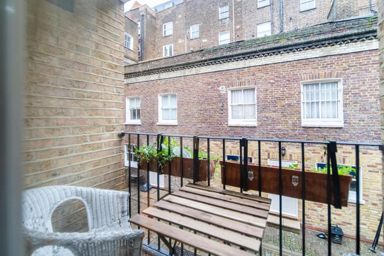 Beatles Mews Town House *
