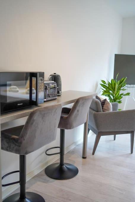 Newly Refurb Studio Shoreditch * London