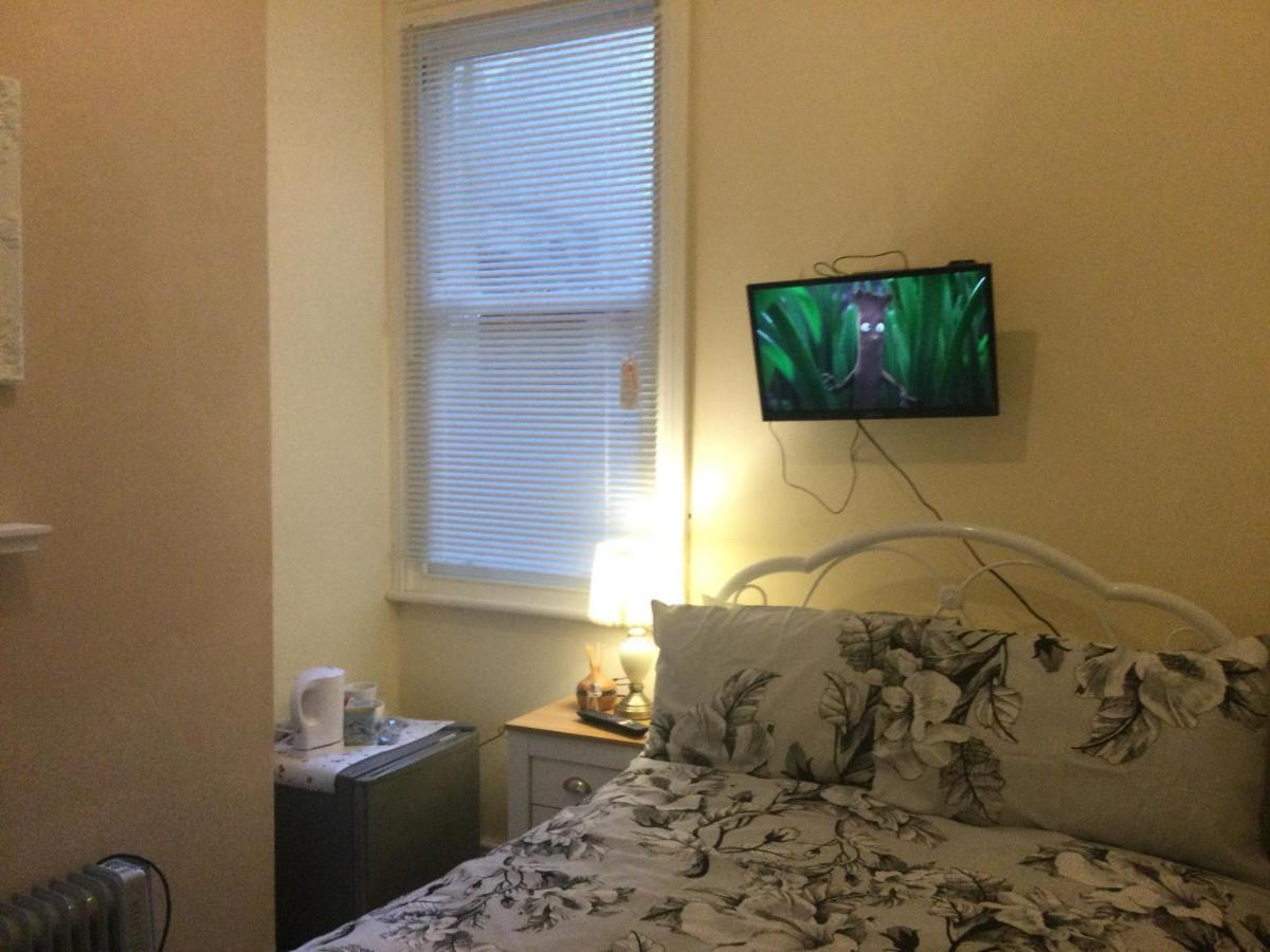 Tdm Bachelot Lettings Ltd Gasthof