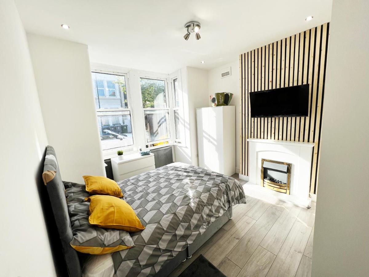 Minet Gardens - Centrally Located - Rm 1 Guest house