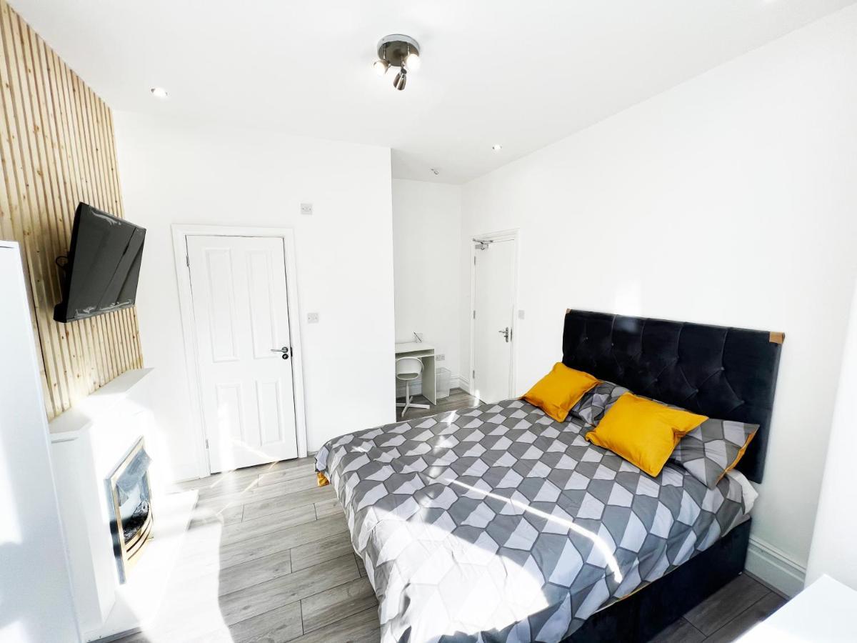 Guest house Minet Gardens - Centrally Located - Rm 1 London