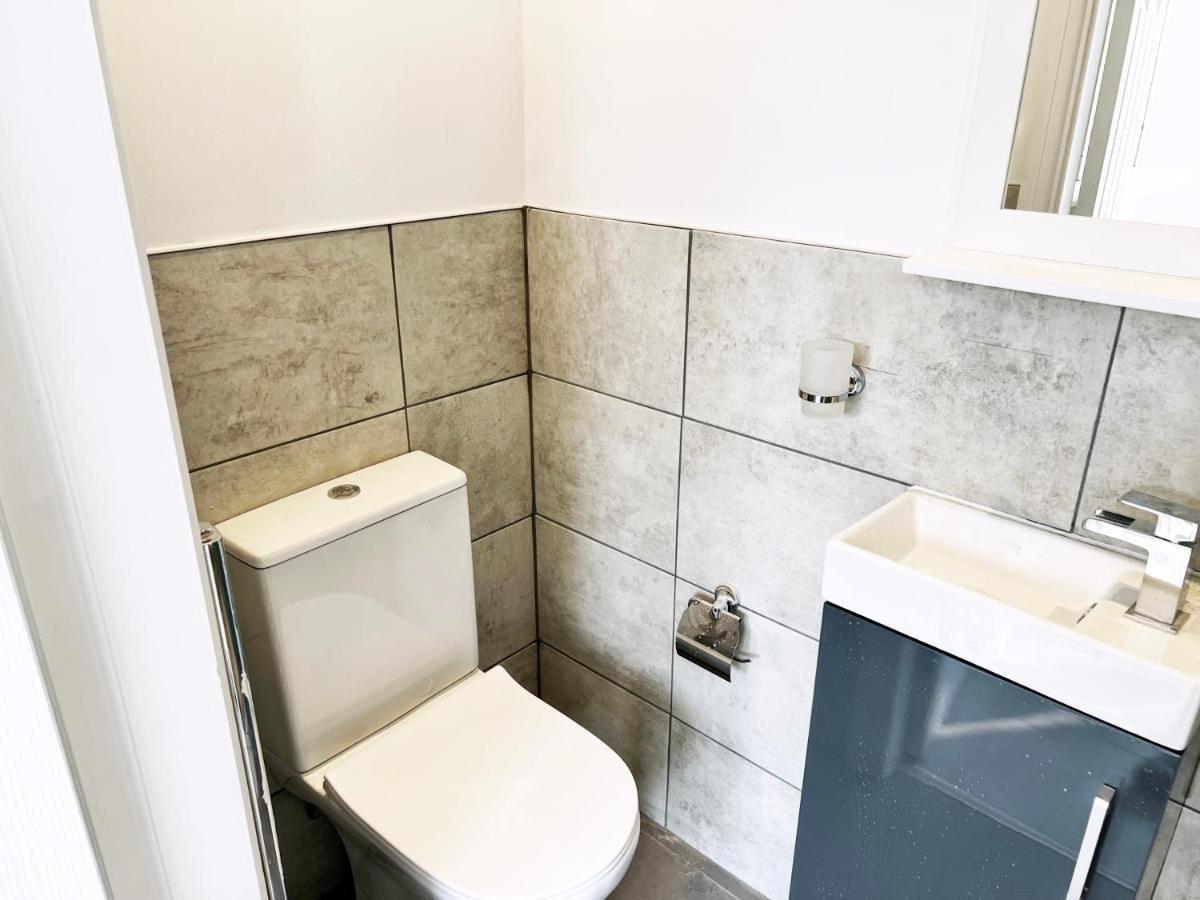 Minet Gardens - Centrally Located - Rm 1