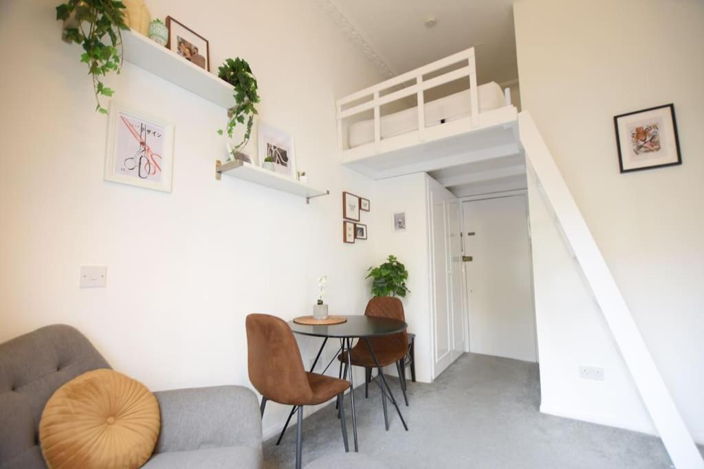 Fabulous Studio Camden Apartment London