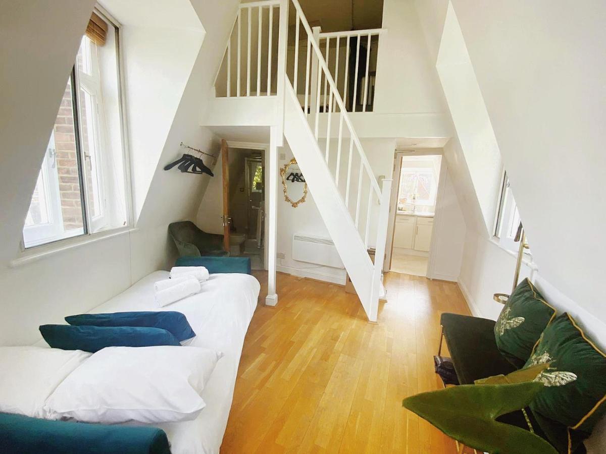 Unique, Exciting And Yours 2rooms Trafalgar Square Apartment *