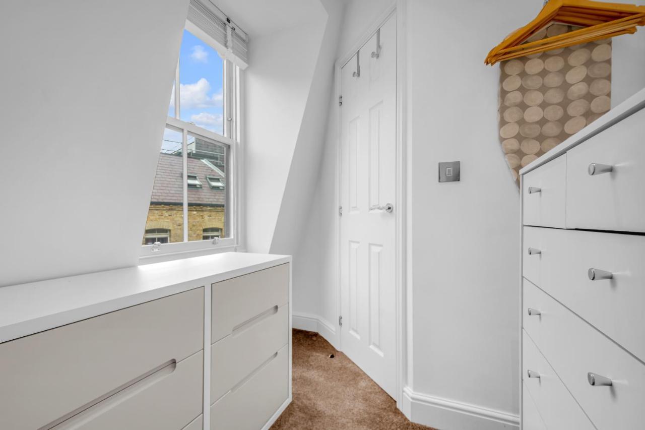 Mysquare Vibrant And Sleek 2 Bed In Artillery Lane *