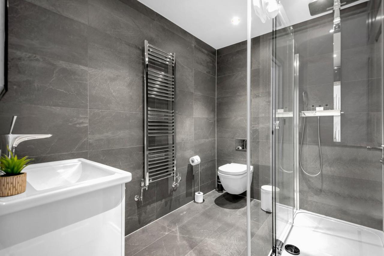 Mysquare Vibrant And Sleek 2 Bed In Artillery Lane Apartment *