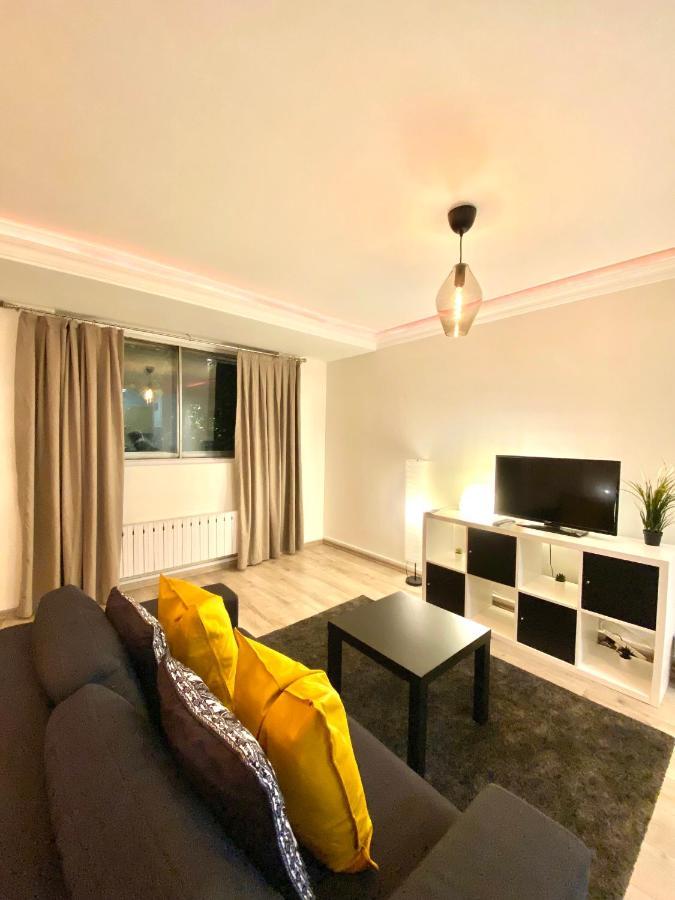 Apartamento Centrally Located Studio With Balcony And 24-7 Security