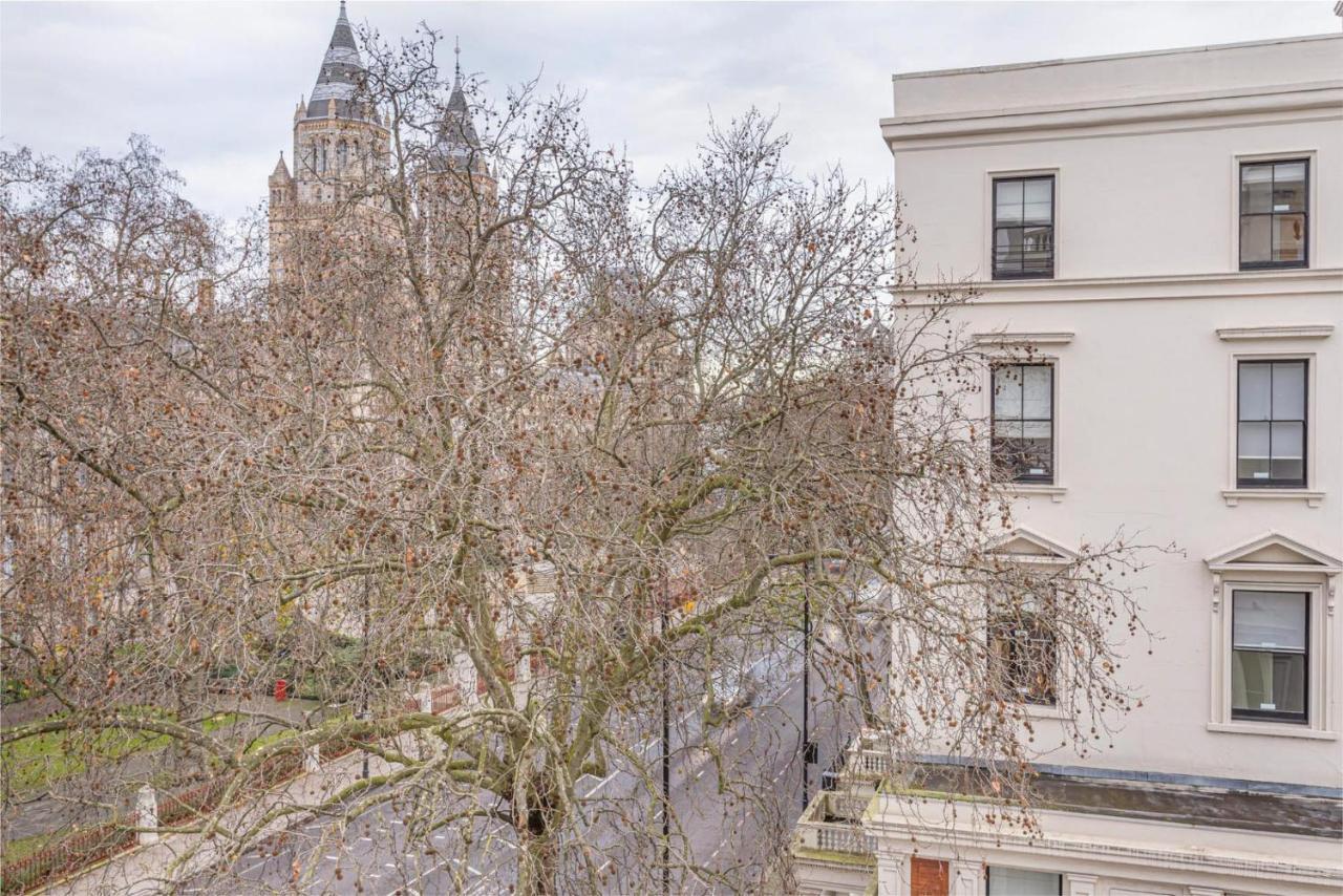 Royal Kensington In Cromwell Road * London