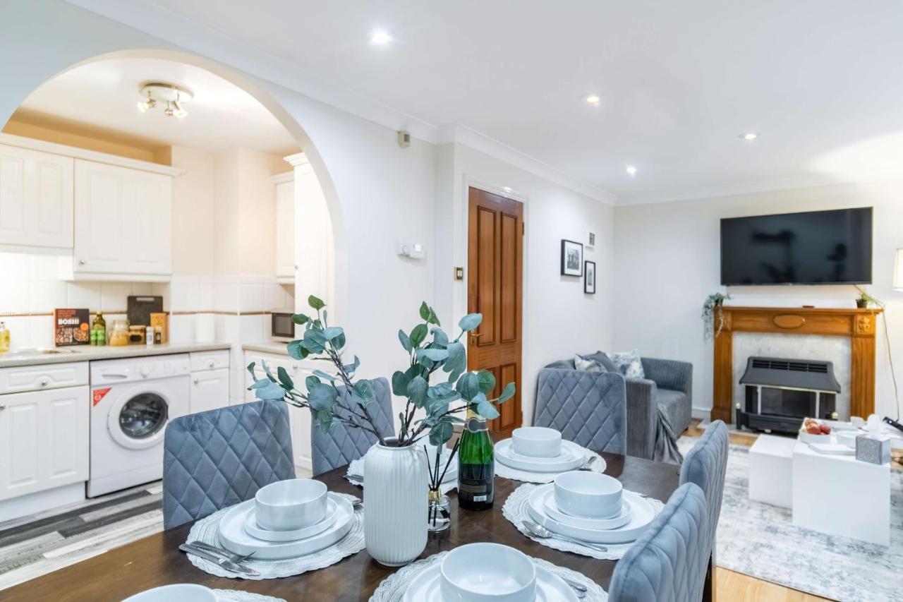 Beatles Mews Town House Holiday home