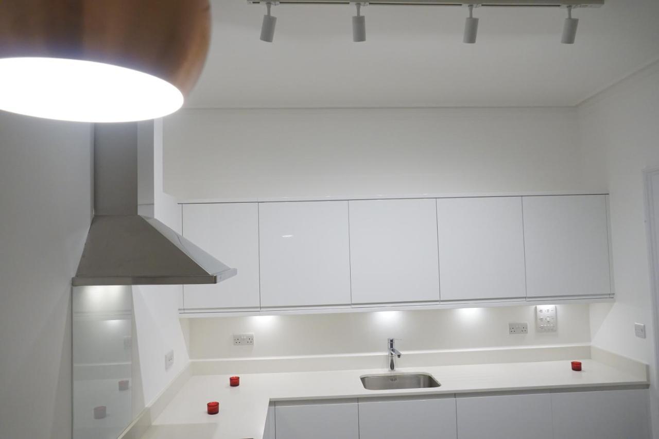 3 Bed 2 Bath Apartamento *
