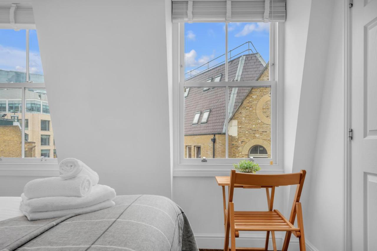 Mysquare Vibrant And Sleek 2 Bed In Artillery Lane Apartment