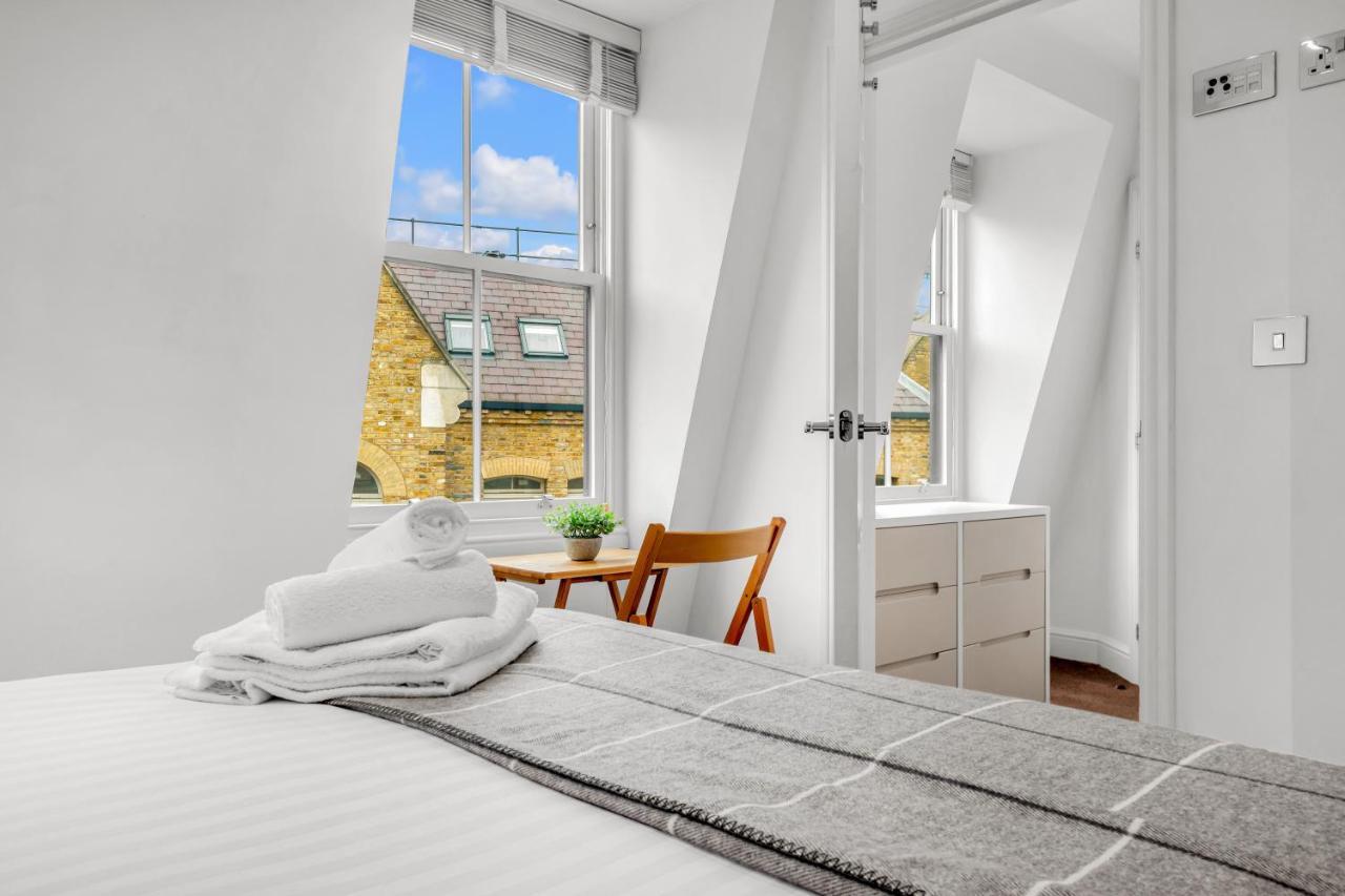 Mysquare Vibrant And Sleek 2 Bed In Artillery Lane London