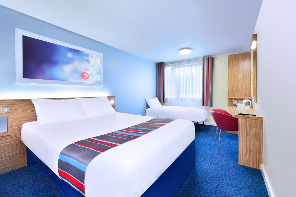 Travelodge Chessington Tolworth Hotel 3*