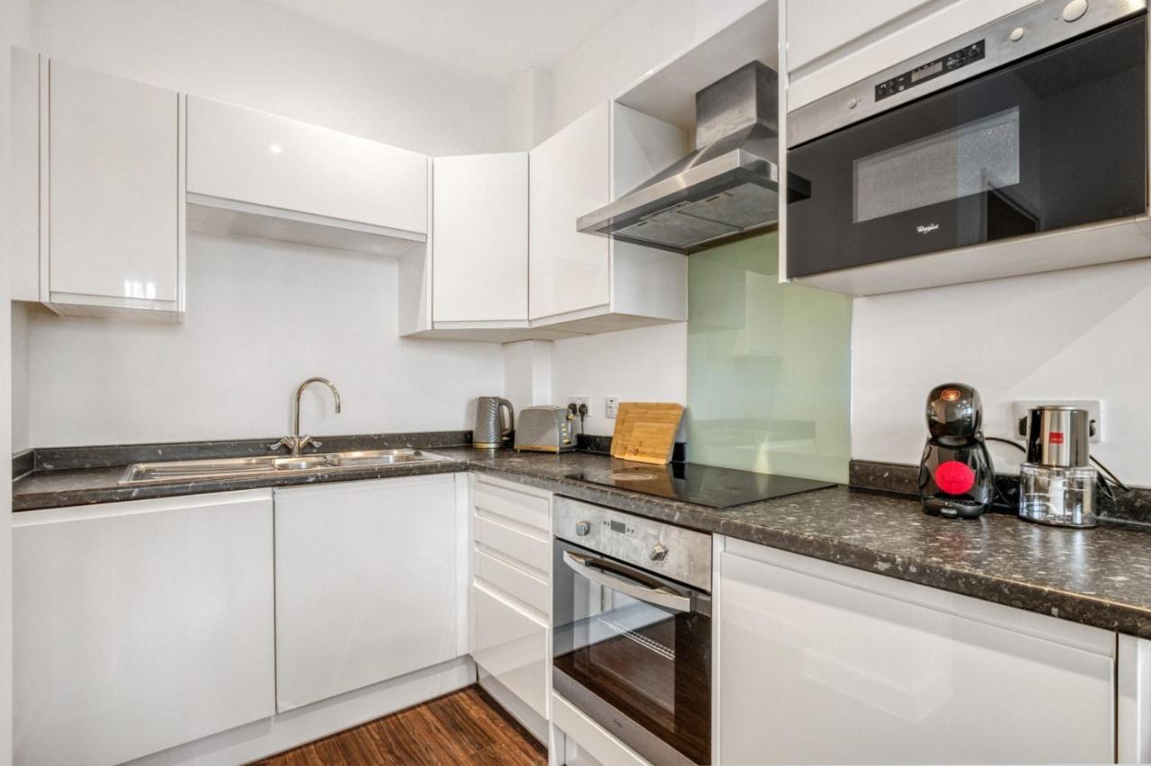 Fantastic 1 Bed By Heathrow Airport Appartement Londen