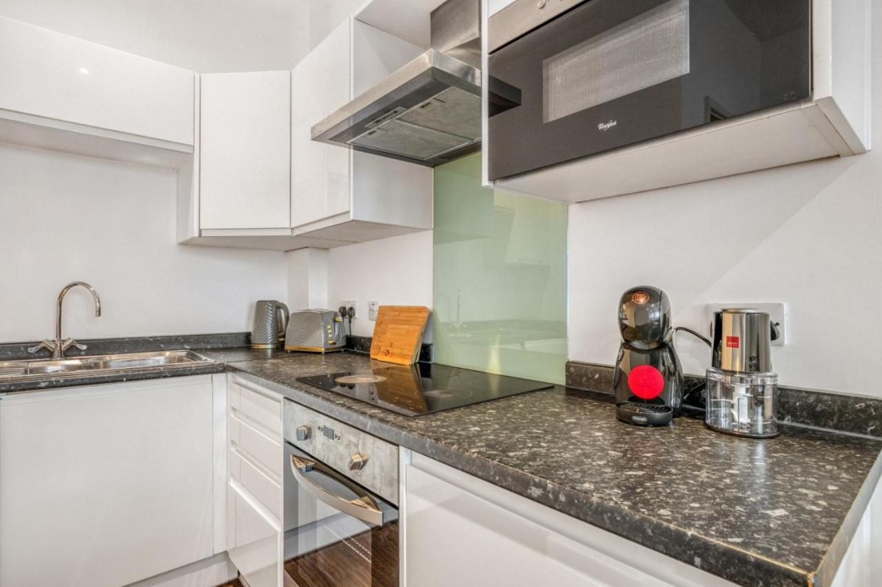 Fantastic 1 Bed By Heathrow Airport Appartement Londen