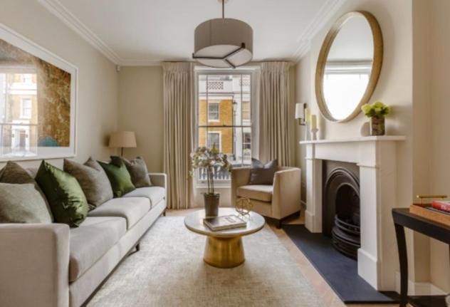 3 Bedroom House In Knightsbridge * Londen