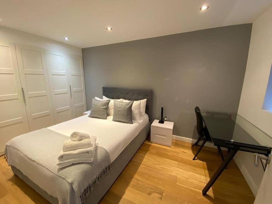 A Beautiful And Cozy In The Heart Of Londen