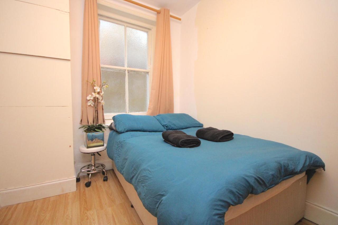 Three Bedroom Flat With Garden In Fulham * London
