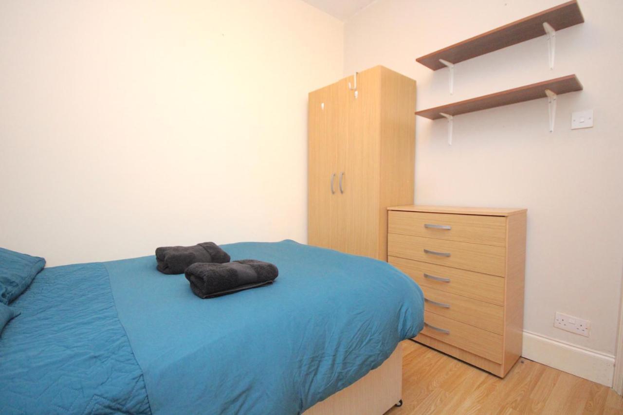 Apartment Three Bedroom Flat With Garden In Fulham London