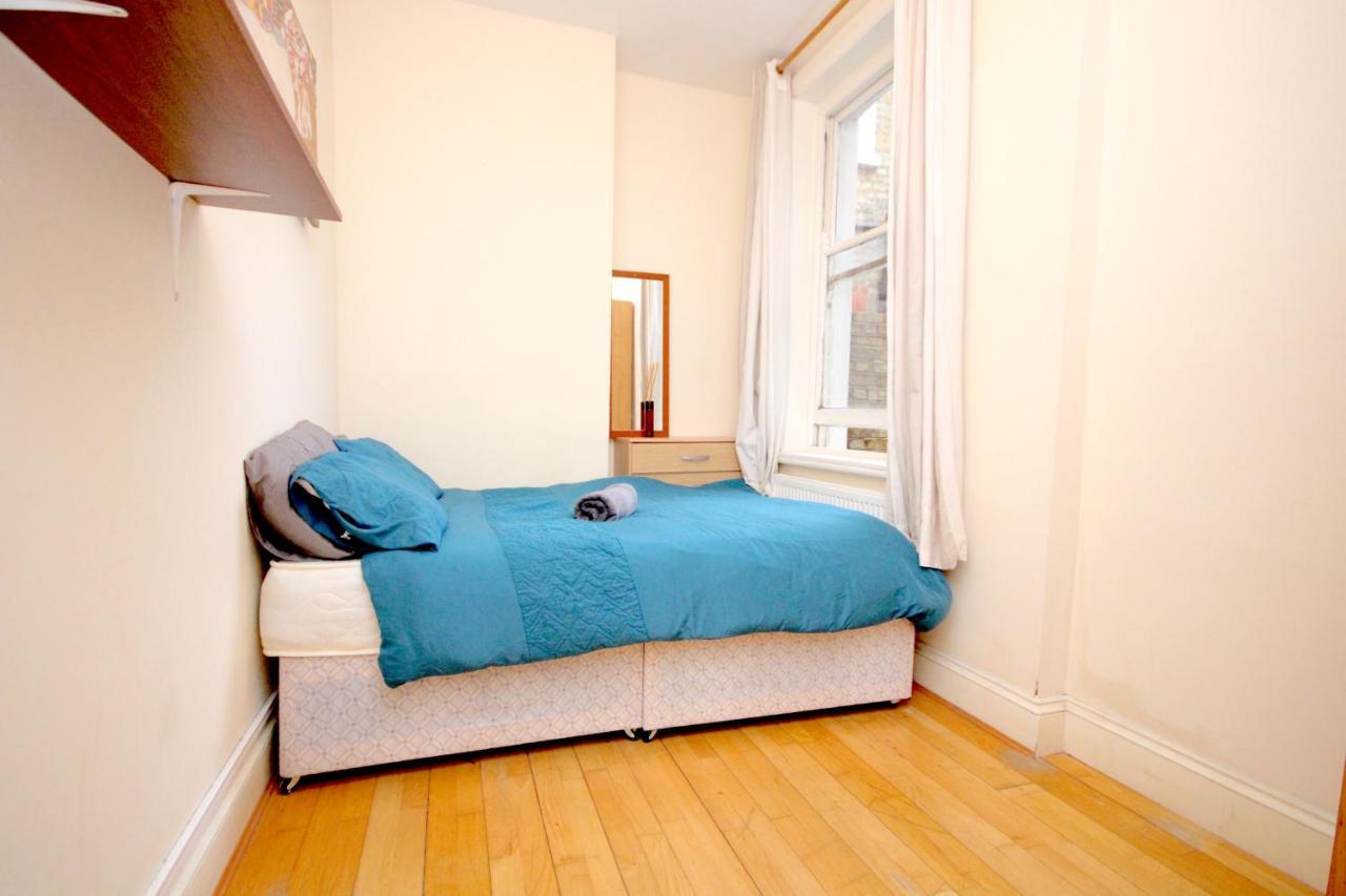 Three Bedroom Flat With Garden In Fulham Apartment