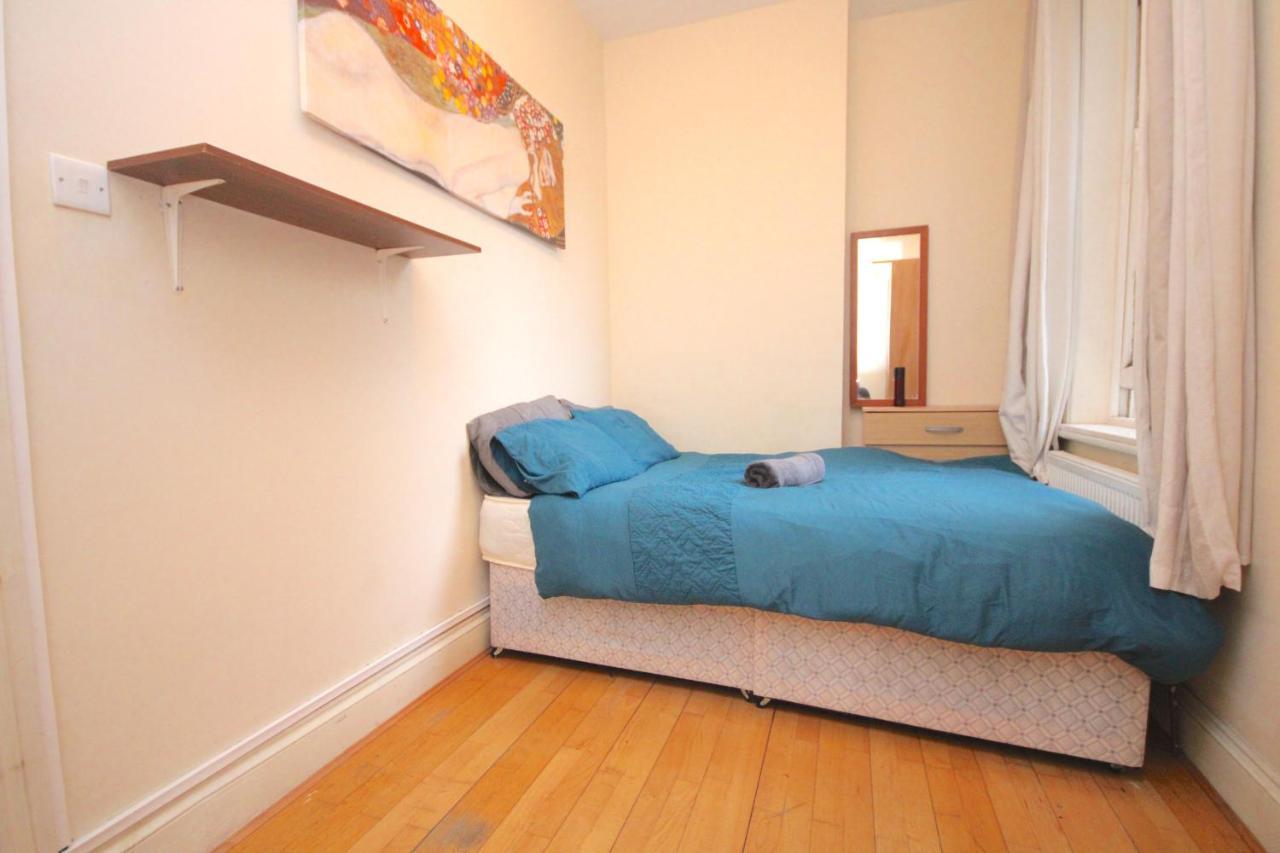 Apartment Three Bedroom Flat With Garden In Fulham London