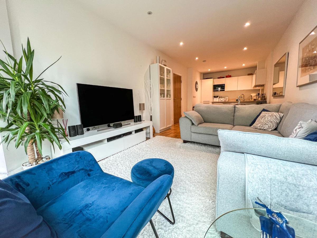 Luxury 2 Bedroom Flat 2 Bathrooms Apartment *