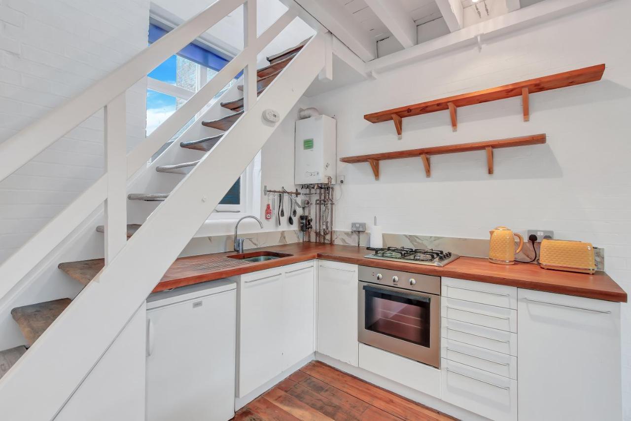 Stunning Shoreditch Loft Warehouse Style Apartment London