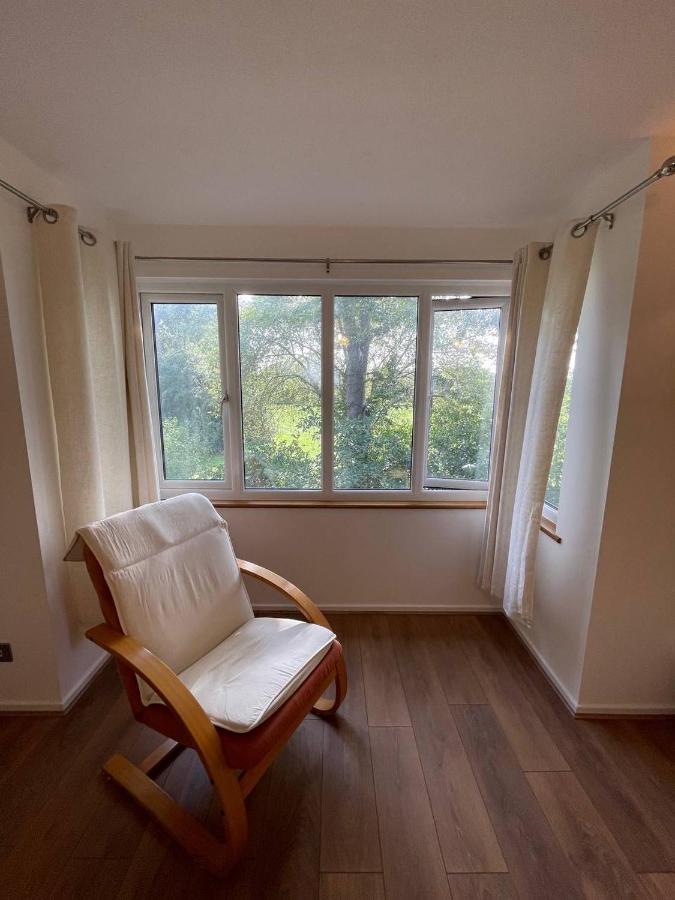 Apartment Lovely 2 Bedroom Flat With Free Parking, Great Transport Links To London, The Excel Centre, Canary Wharf And The O2! London