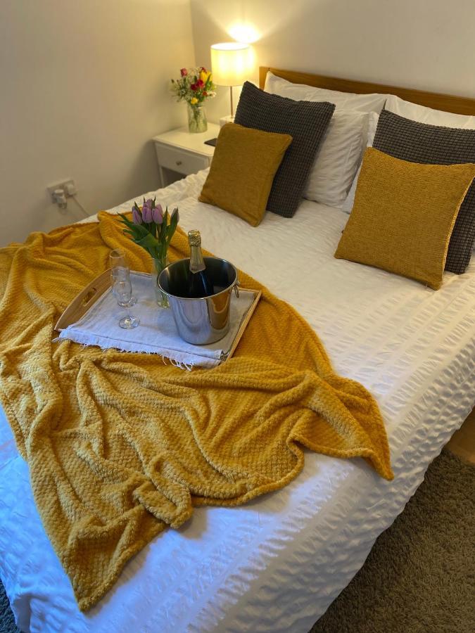 Guest Bedroom With King Size Bed In Brixton Habitación en casa particular *