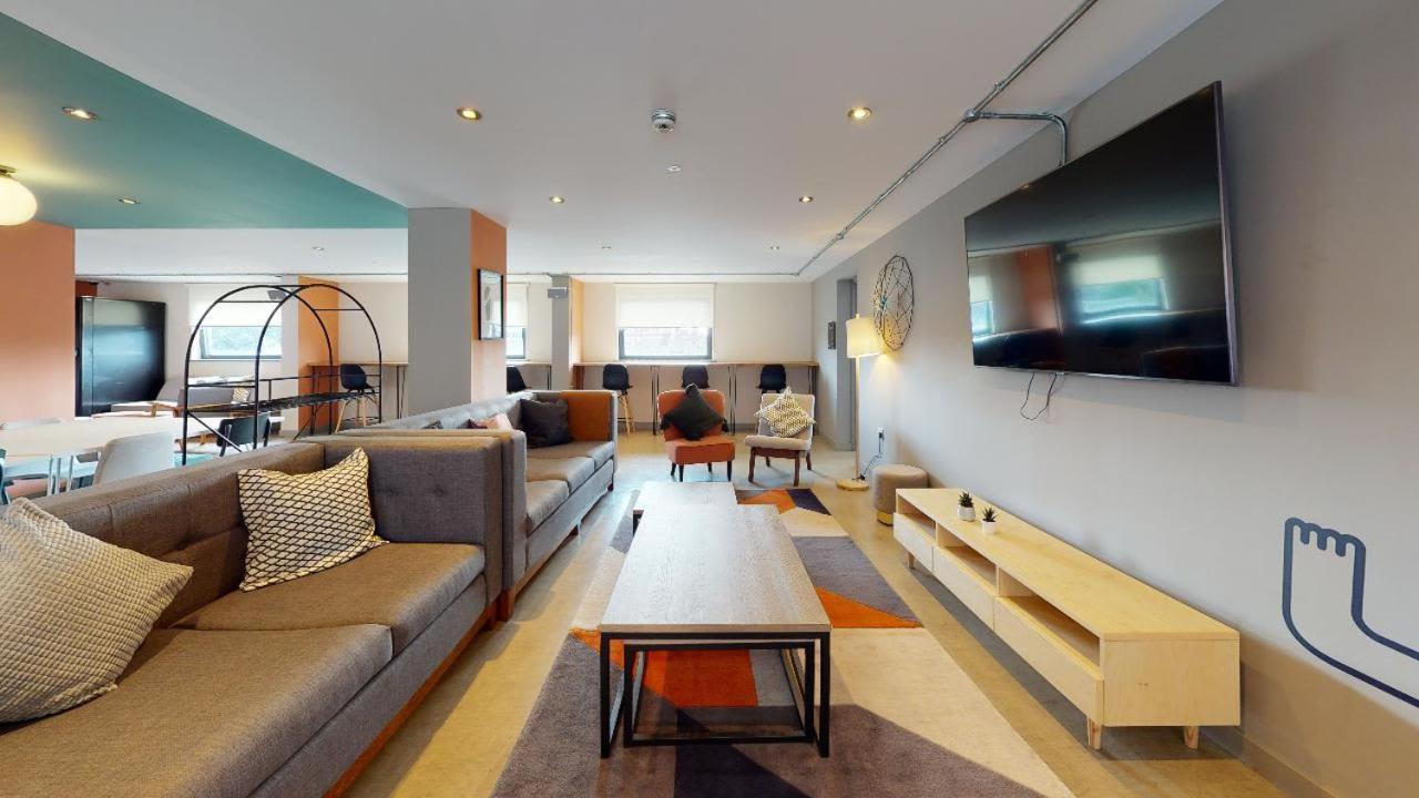 For Students Only Private Bedrooms With Shared Kitchen And At Iq Haywood House In Appartement *
