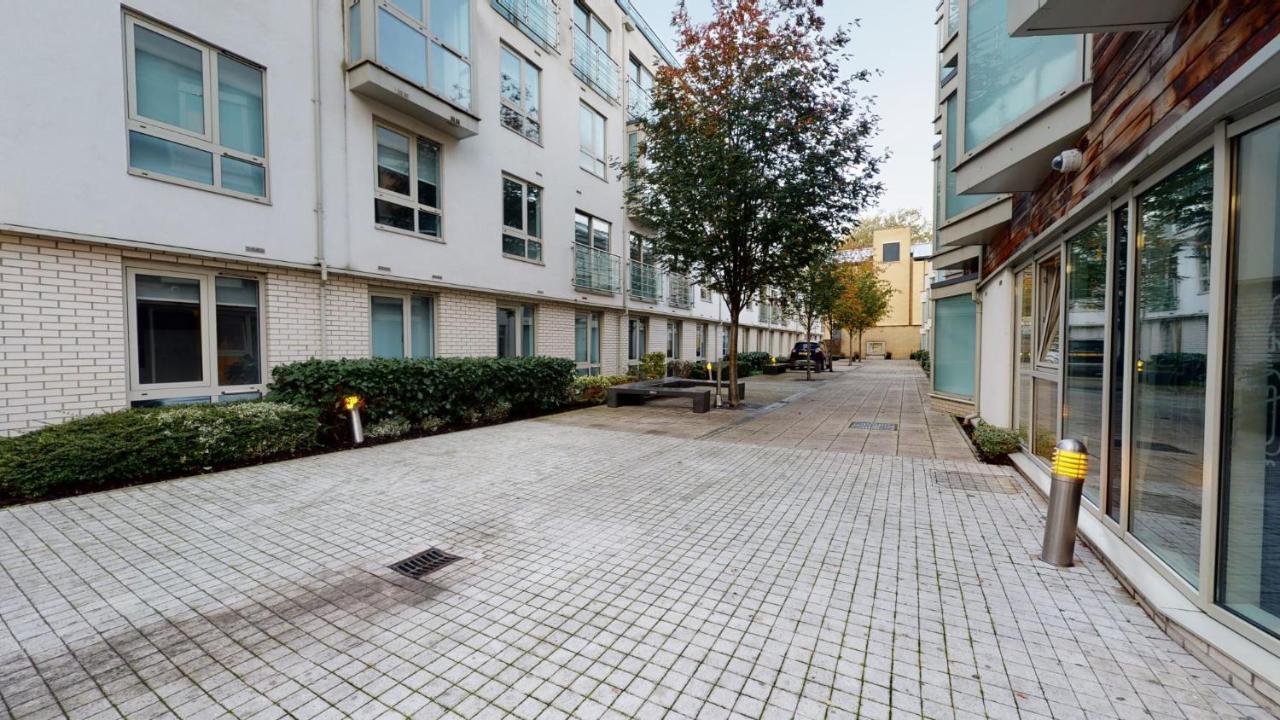 For Students Only Contemporary At Iq Hoxton In Apartment *