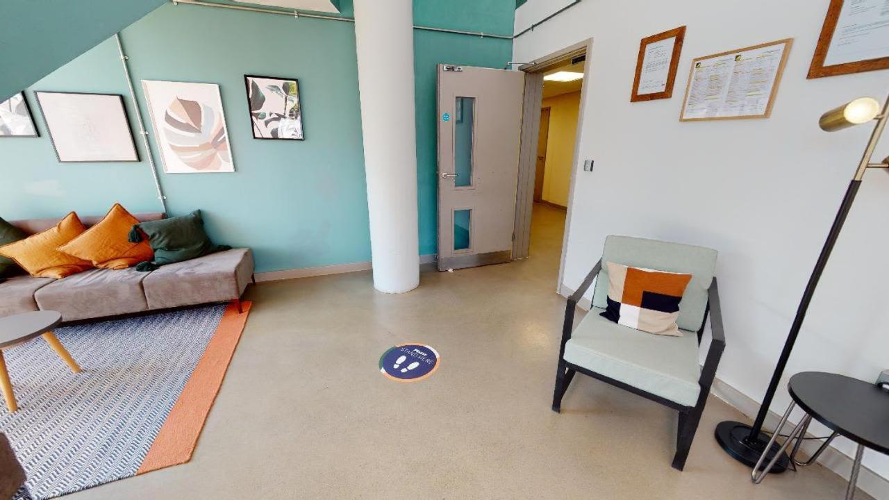 For Students Only Private Bedrooms With Shared Kitchen And At Iq Haywood House In Londen