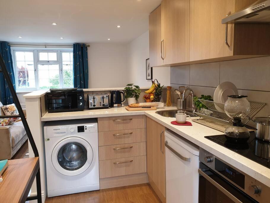 New - Private King Bed -put- With Terrace, Free Parking, Near Tube Appartement *