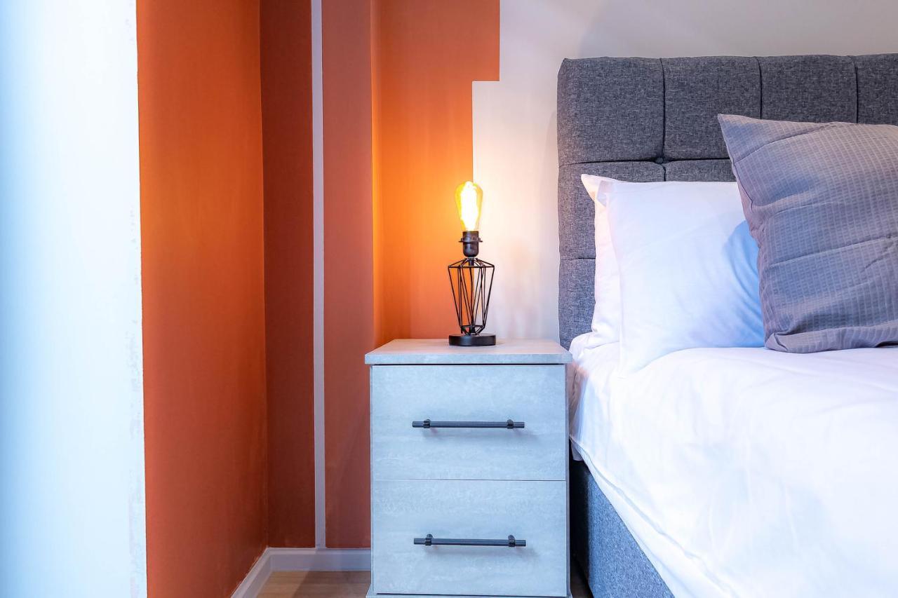 Luxurious Hackney Near Train Station * Londen