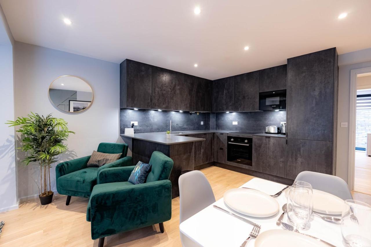 Luxurious Hackney Near Train Station Vakantiehuis Londen