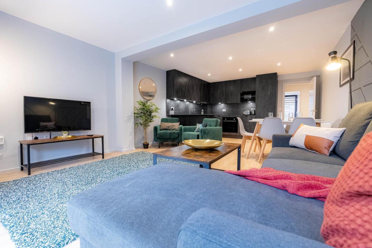 Luxurious Hackney Near Train Station Londen