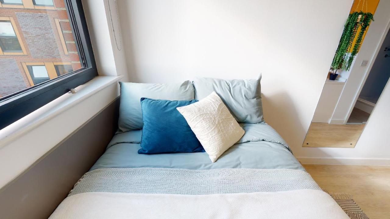For Students Only Private Bedrooms With Shared Kitchen And At Iq Haywood House In Appartement Londen