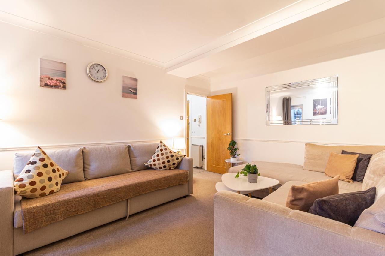 Thames River Apartamento *
