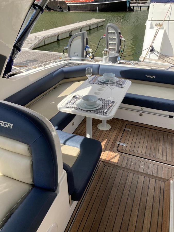 Entire Boat At St Katherine Docks 2 Available Select Using Options * Londen