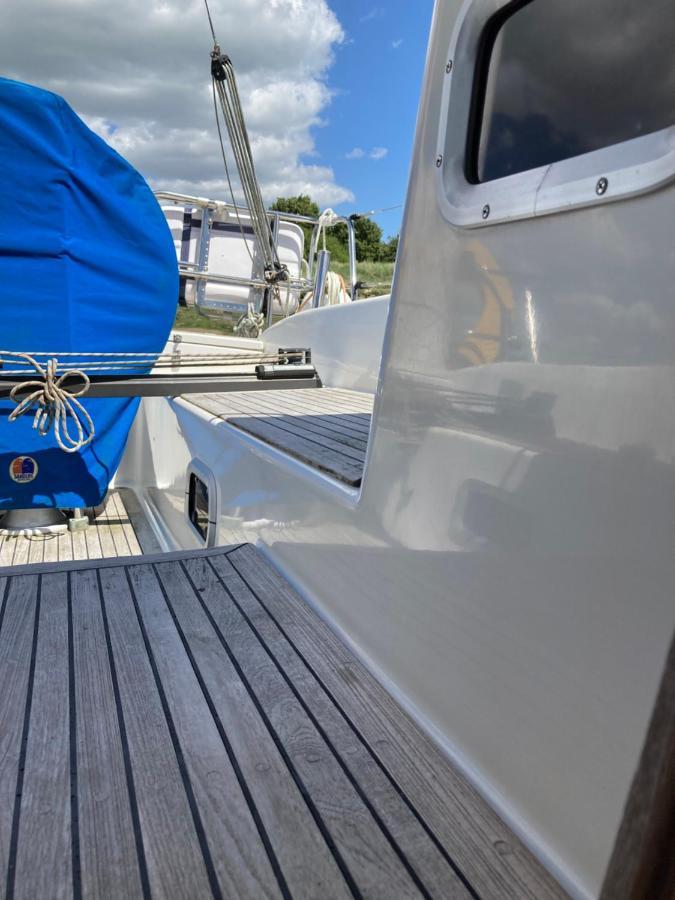 Botel Entire Boat At St Katherine Docks 2 Available Select Using Options Londen