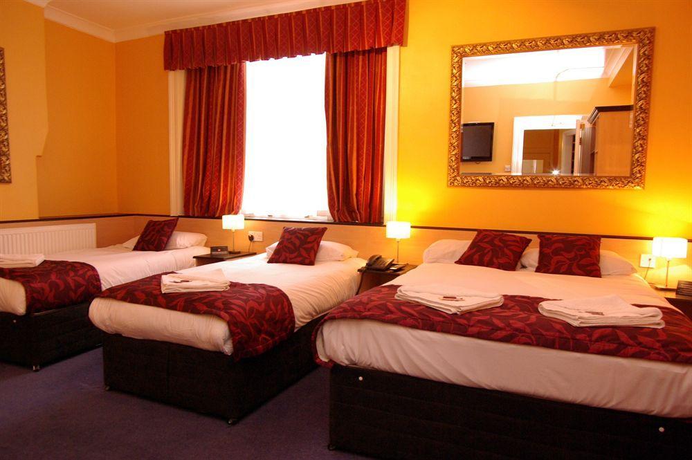 Tudor Court 3* London