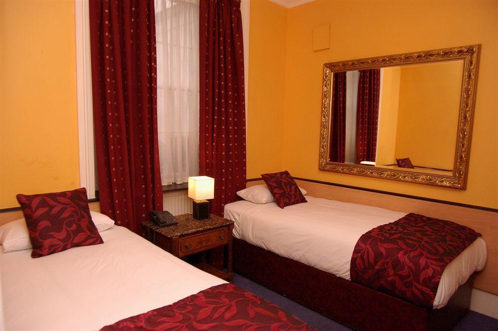 Hotel Tudor Court