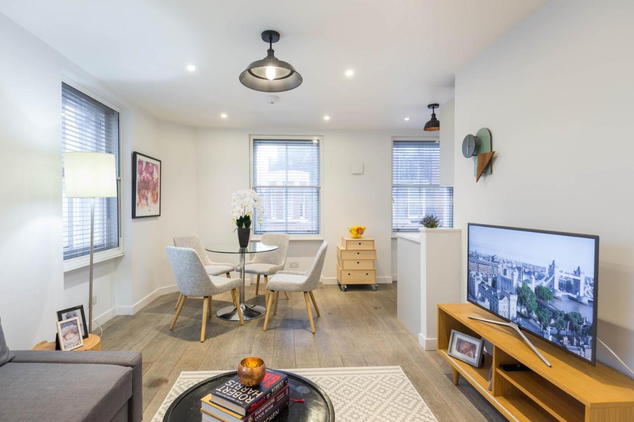 Urban Chic - Rathbone Apartment London
