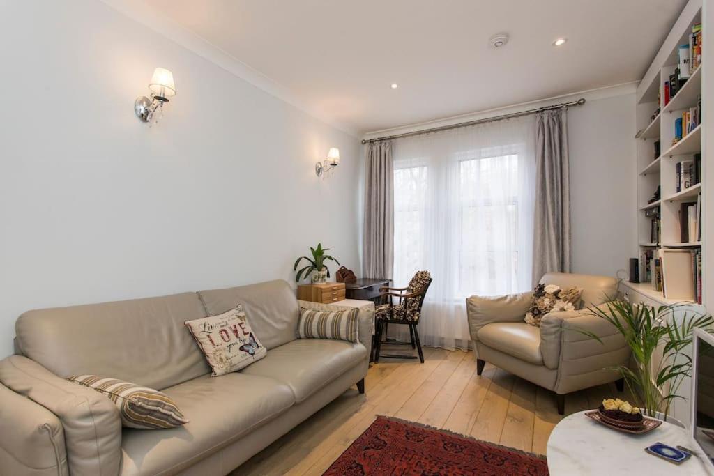 Apartment 2 Bed Flat Near Westfield, West