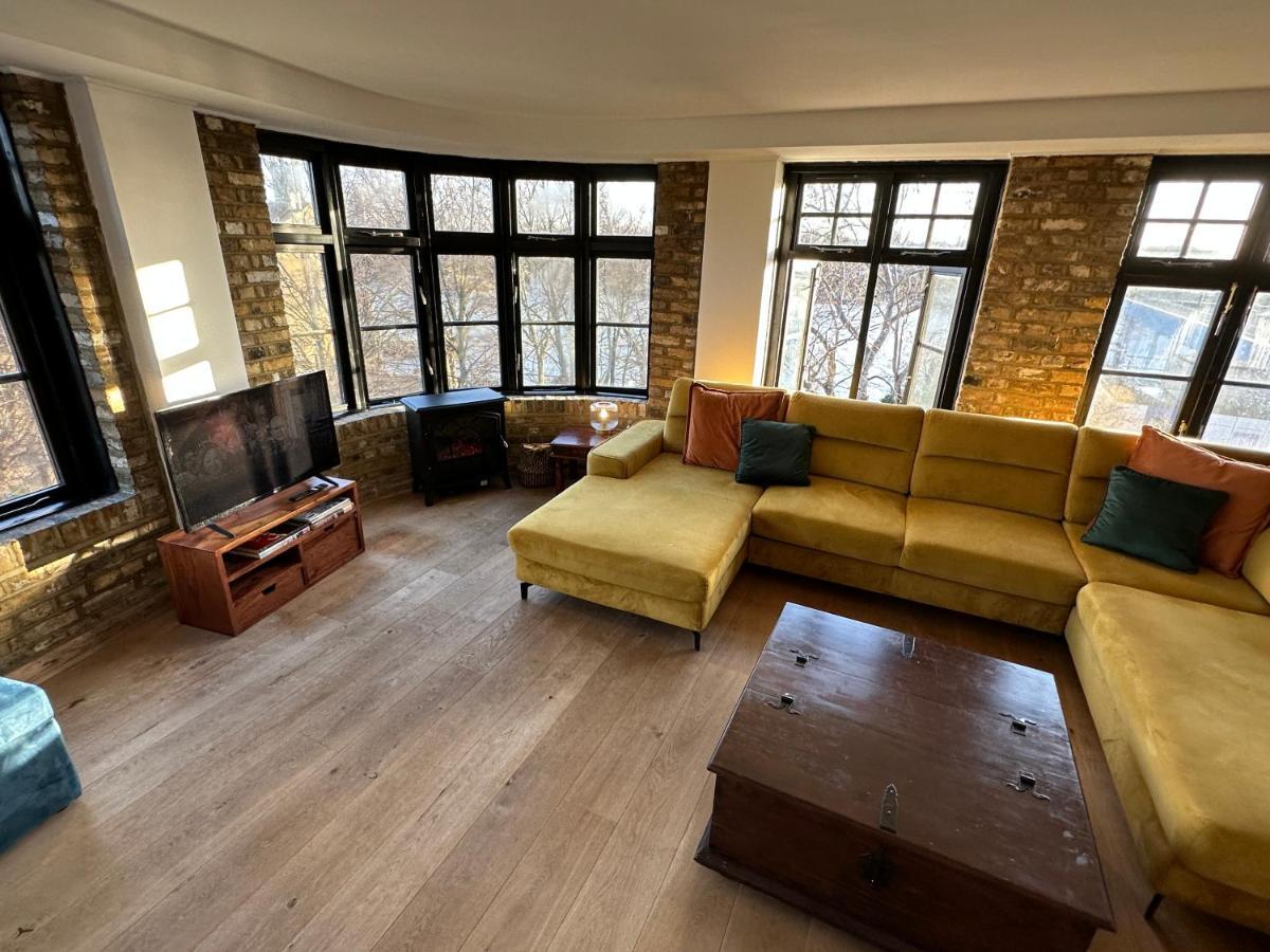 Deluxe Penthouse Riverside View 2 Bedroom Flat With Lift - Old Industrial Factory Warehouse Apartment *