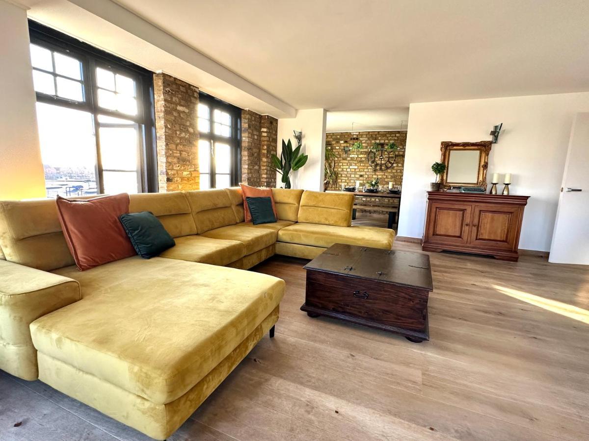 Deluxe Penthouse Riverside View 2 Bedroom Flat With Lift - Old Industrial Factory Warehouse London