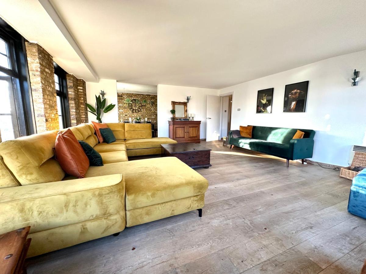 Deluxe Penthouse Riverside View 2 Bedroom Flat With Lift - Old Industrial Factory Warehouse London