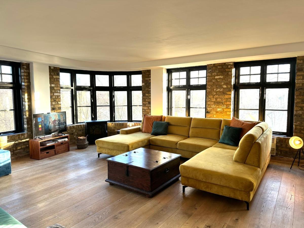 Deluxe Penthouse Riverside View 2 Bedroom Flat With Lift - Old Industrial Factory Warehouse Apartment London
