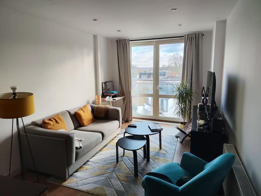 Cosy And Spacious In Forest Hill Apartamento *